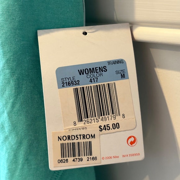 NWT Nike Athletic women’s workout tank top - Picture 5 of 8